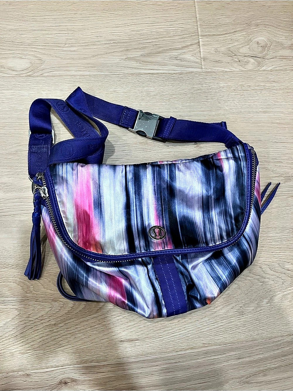 Lululemon Good Fortune Bag Crossbody Blue & Pink